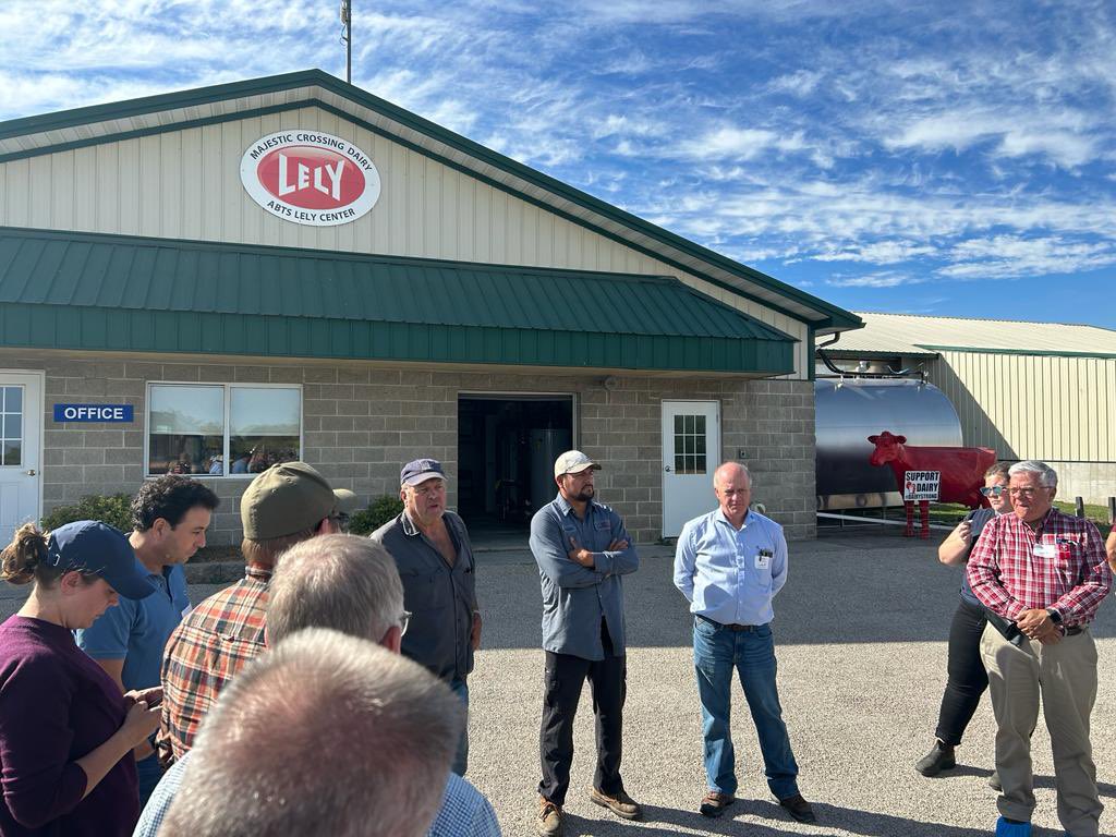 ProcrossCows's tweet image. Flashback on last month amazing Open houses organized during @WDExpo by #Procross &amp;amp; @haze0025 at Clover Hill Dairy and @Majestic Crossing Dairy in Wisconsin, 2 long time Procross users (+15years) 
Thanks to Bonlender and Strauss Families for their great welcoming ￼￼