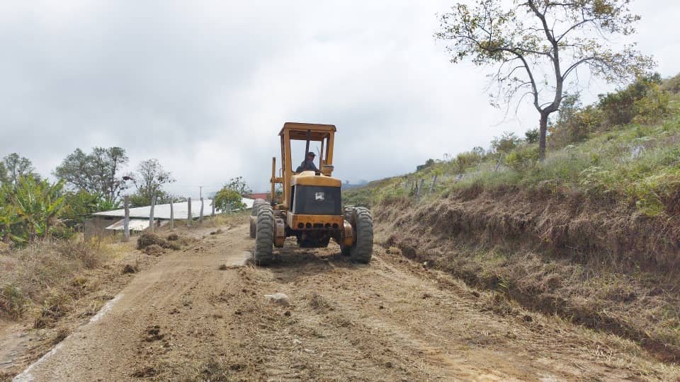El Pdte . <a href="/NicolasMaduro/">Nicolás Maduro</a> creó La Fuerza de Tarea Andes 2023, con el objetivo de atender las situaciones generadas por lluvias, elemento que ha permitido rehabilitar más de 60 kilómetros de vialidad agrícola en el Edo. Mérida obras ejecutadas por la @gobernacionmrd y la @_Vpsops
