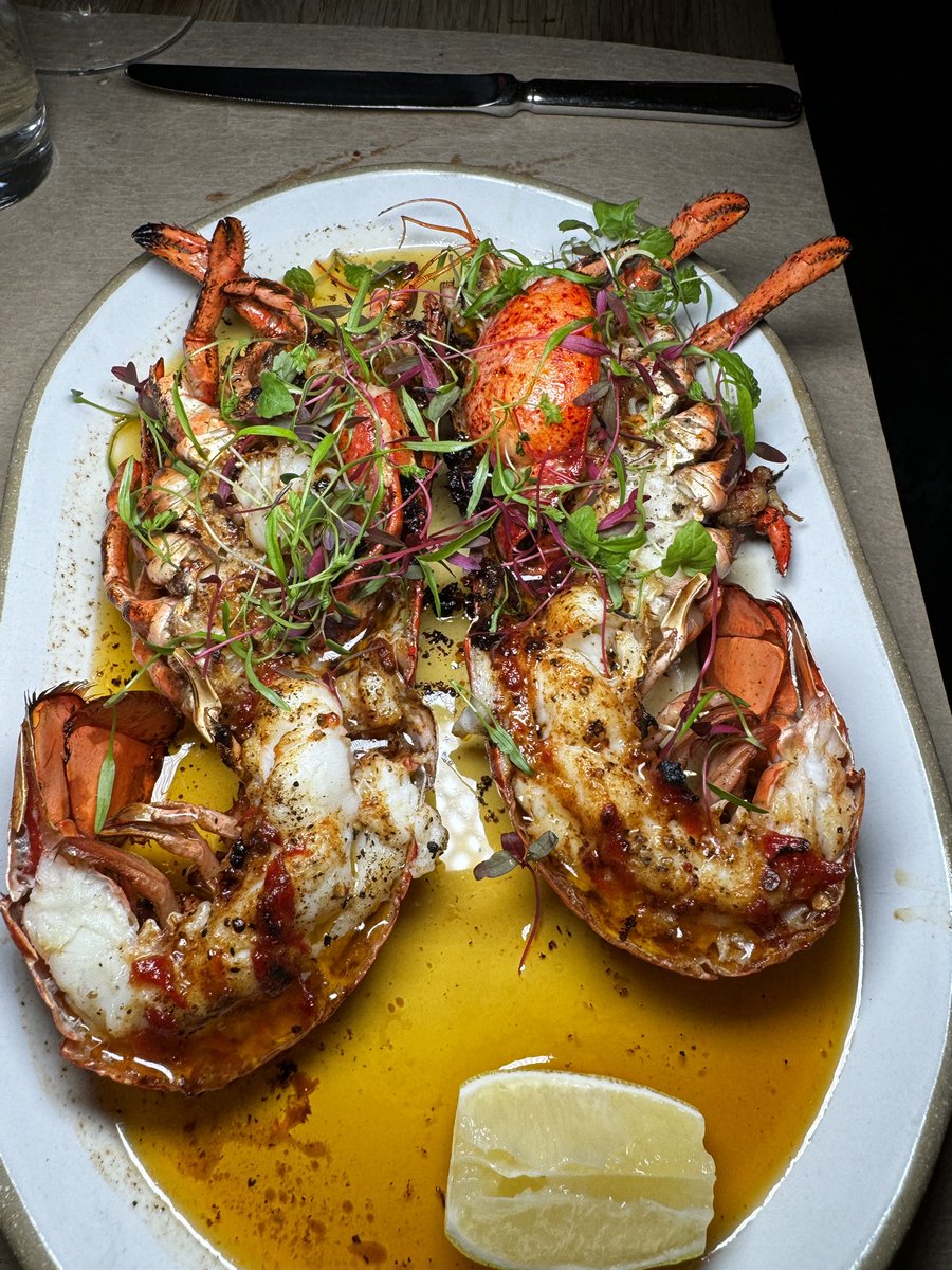 jwalkermobile's tweet photo. Maine Lobster Baked with Chili Butter https://t.co/Zm3iNZB7nI