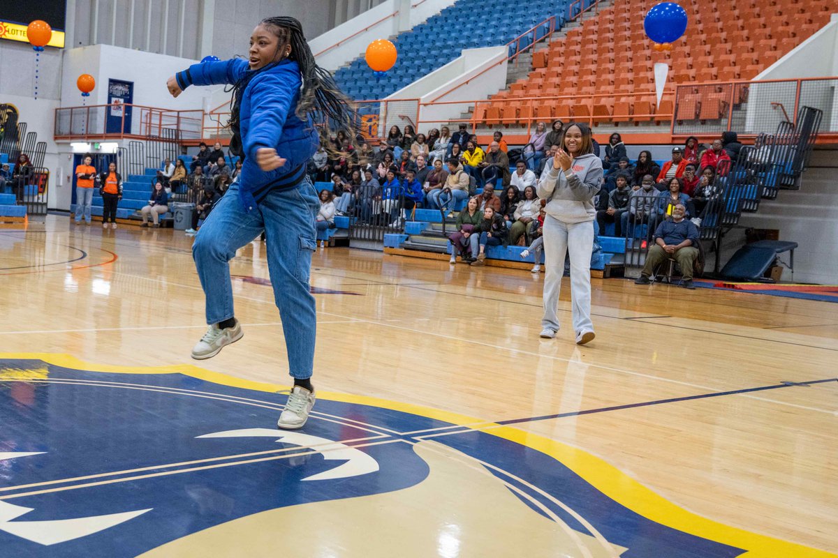 MorganStateU's tweet photo. π» Prospective Bears and their families embraced student life, learning about our academic programs, student services, and organizations at immersive info sessions during today's #ExploreMorganDay. πΆπ· https://t.co/qoVIj0mmXI