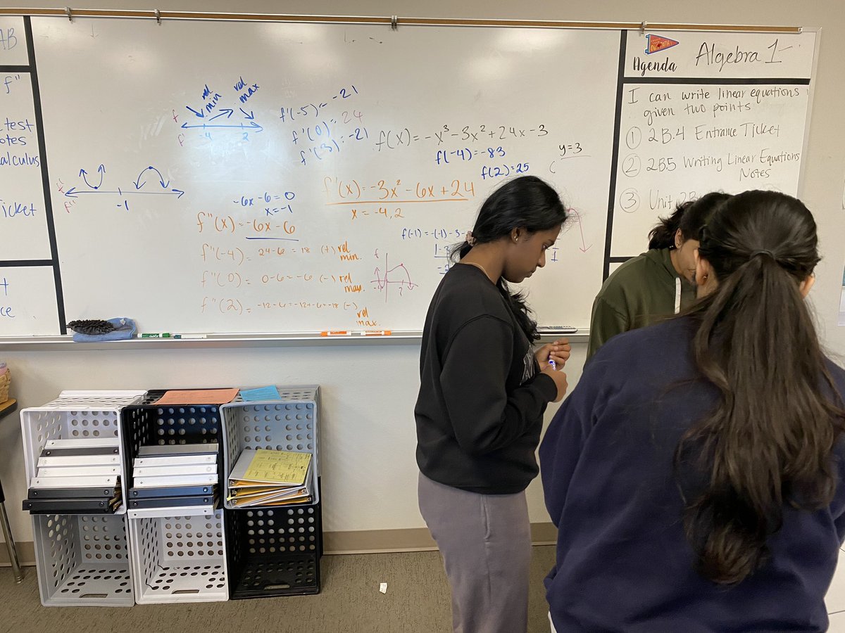 Mr_Darbonne's tweet photo. Calculus is putting their skills to work to analyze and sketch graphs, all without calculators! @2018Memorial #MHSMath https://t.co/BpBdLbNhxk