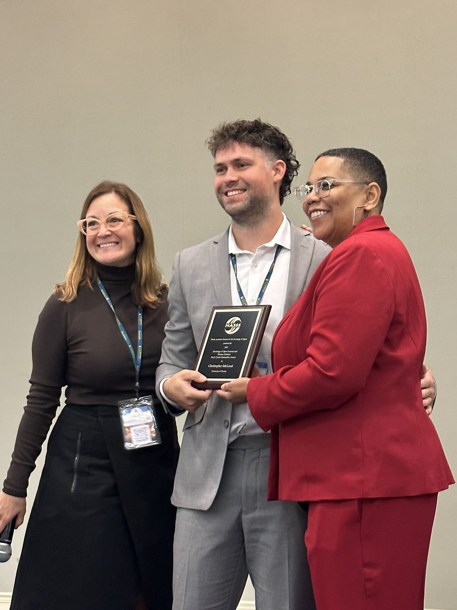 Congrats to <a href="/FSUSport/">Florida State Sport Management</a> @fsucehhs doctoral grad and current <a href="/UF/">FLORIDA</a> assistant prof Chris McLeod on being named the 2023 NASSS HK/SSJ Early Career Researcher Award.
