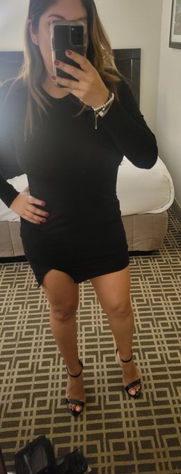 Let's do shots! It's Friday! https://t.co/mPhttb6Xop<a href="/tag/latina"class="tags"><span>#latina</span></a><a href="/tag/blackfriday"class="tags"><span>#blackfriday</span></a>