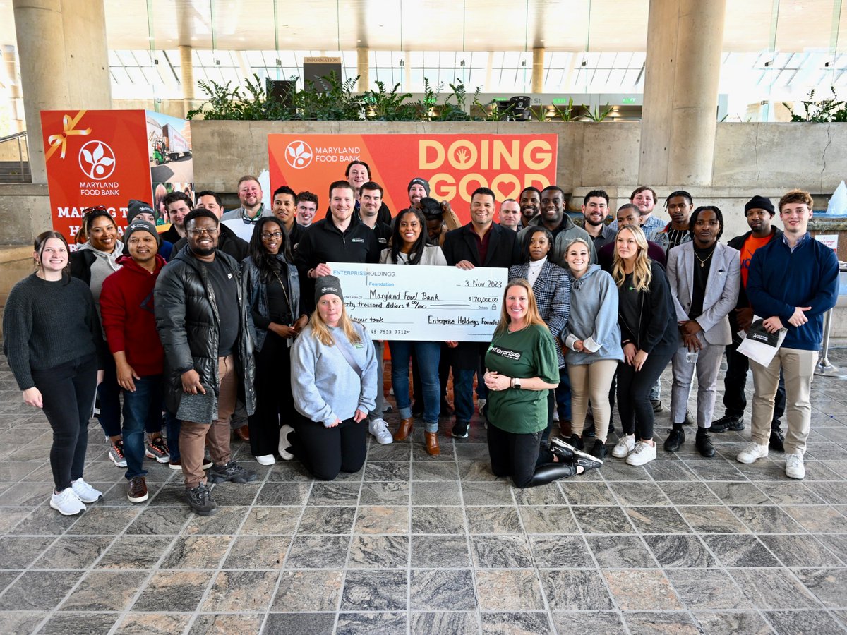 MDFoodBank's tweet photo. #PackToGiveBack We were fortunate to be joined by Enterprise Rent-a-Car, JMT, @MandT_Bank, @SCHGroup & @troweprice this afternoon to pack holiday meals for distribution this holiday season. Thank you, sponsors & volunteers! #MarylandFoodBank https://t.co/XVmbHBALZk