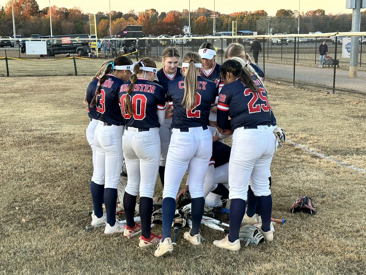 Girls are ready to kick off the long TN weekend!  💙❤️