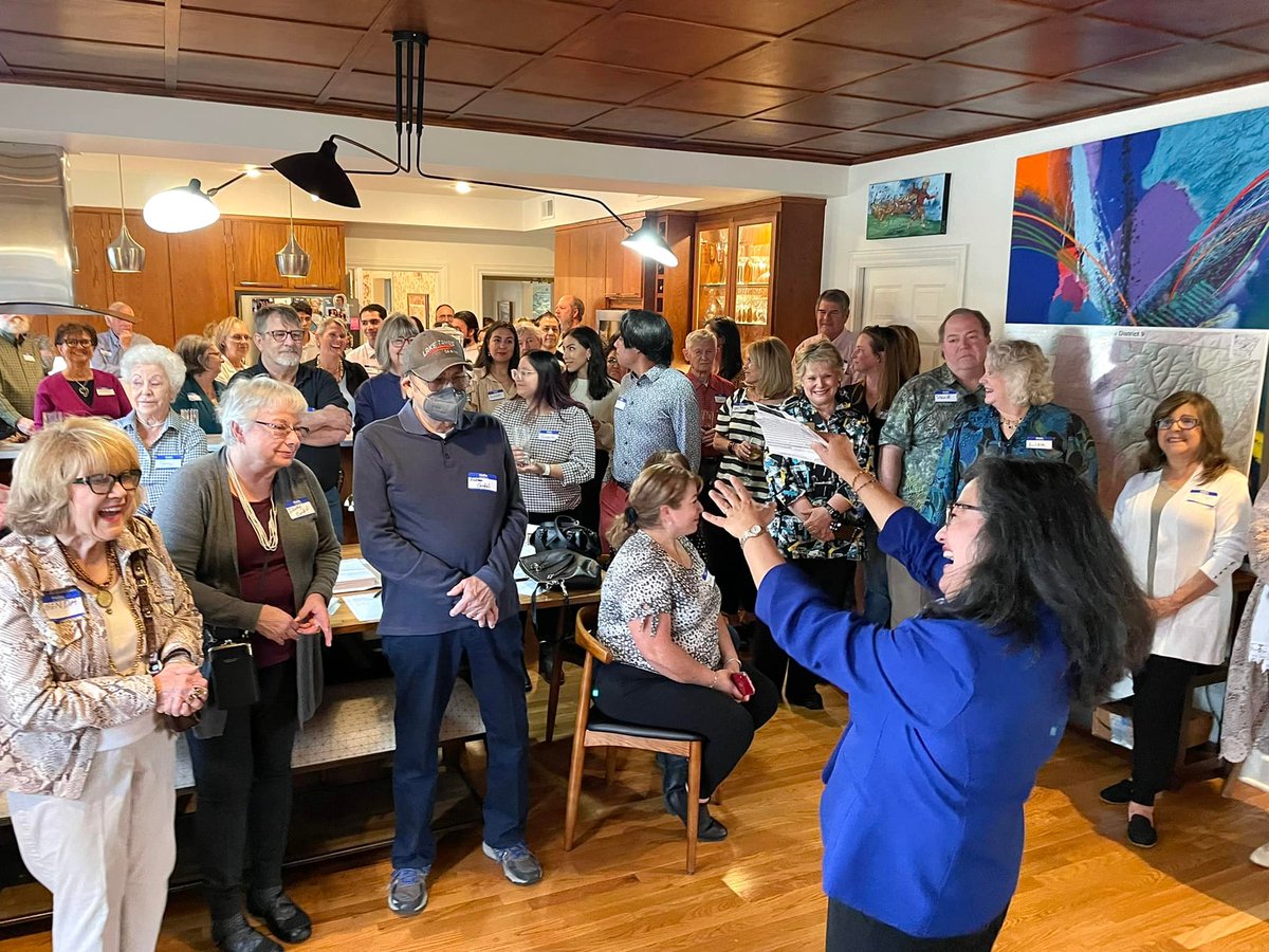 Friends, this morning I announced my Democratic candidacy for Arkansas House District 9. Last year we lost by 109 votes. This year, we'll win.

I'll work hard for Strong Schools, Strong Families &amp; a Strong Springdale. Plz amplify &amp; donate - thank you!

secure.actblue.com/donate/diana-f…