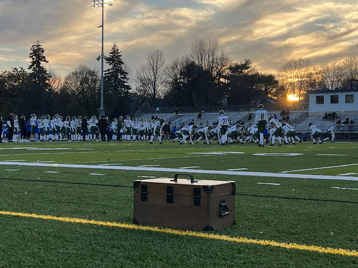 clofgren10's tweet photo. Section Finals tonight! #ALL #letsgettowork #LETSGOFIRE @HolyFamilyFire @HFFireFootball @CoachDanOB https://t.co/NX3NSRVk5v