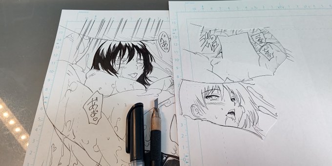 今日もアナログ原稿、切り貼り修正。
別の原稿用紙に修正原画を描いてカッターで切り抜いて、
スティックのりで張り付ける。
最初から最後まで家内制手工業! 