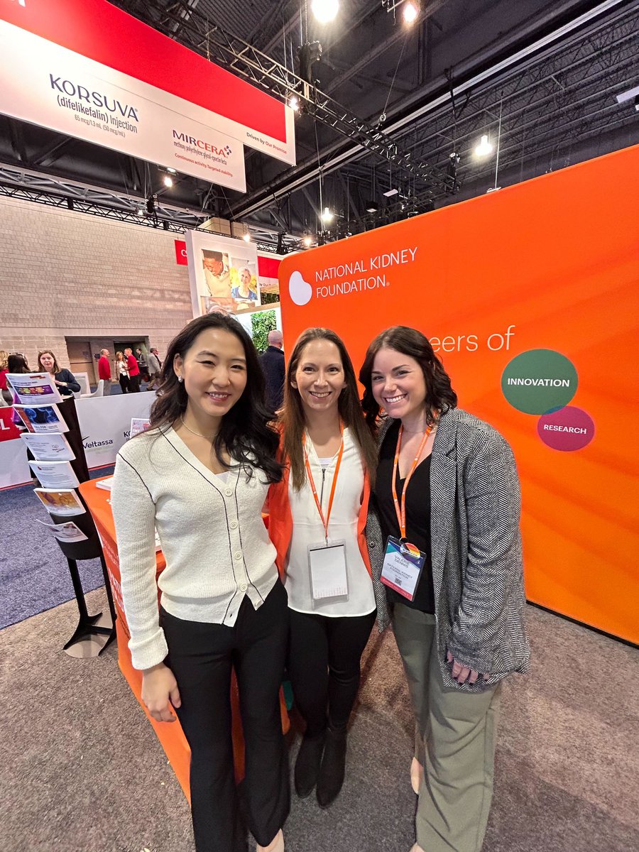 A treat to be with colleagues at #KidneyWk the last couple of days! It's the BEST to see so many amazing professionals and be able to say 'thank you' in person for the good work being done in the field of nephrology. Hope to see everyone in Long Beach in May for #NKFClinicals 🧡