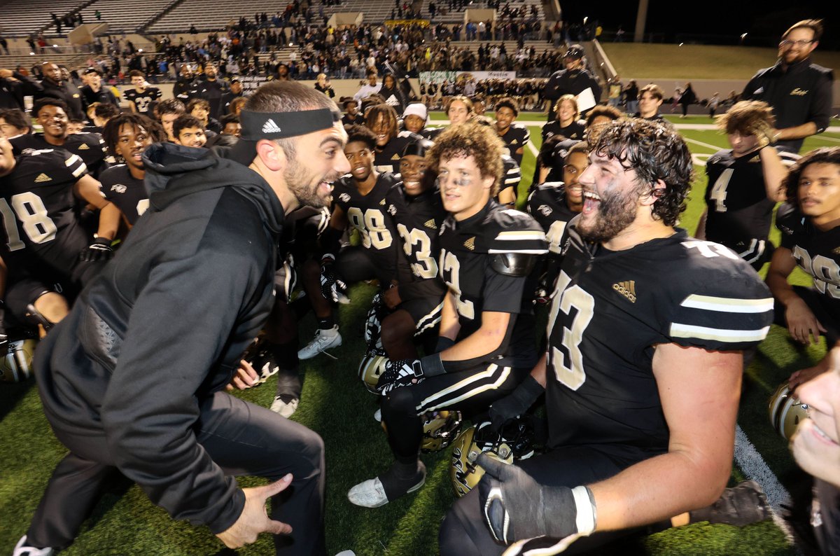 SportsDayHS (@sportsdayhs) on Twitter photo Plano East upsets Flower Mound Marcus, defying expectations to earn playoff spot 🤯 #txhsfb
✍️: <a href="/Lassimak/">Lia Assimakopoulos</a>
📲: dallasnews.com/high-school-sp… Plano East upsets Flower Mound Marcus, defying expectations to earn playoff spot 🤯 #txhsfb
✍️: <a href="/Lassimak/">Lia Assimakopoulos</a>
📲: dallasnews.com/high-school-sp…