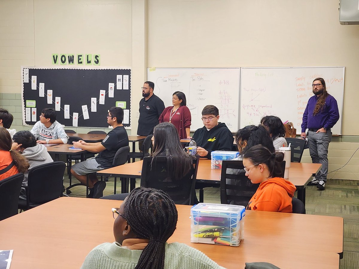 Exciting day of training for our Eagle stud. Tech. Help desk. Learning about chromebooks, Smart TV and computer! Thank you to @CCISD Technology Dept & @CCISDCTE