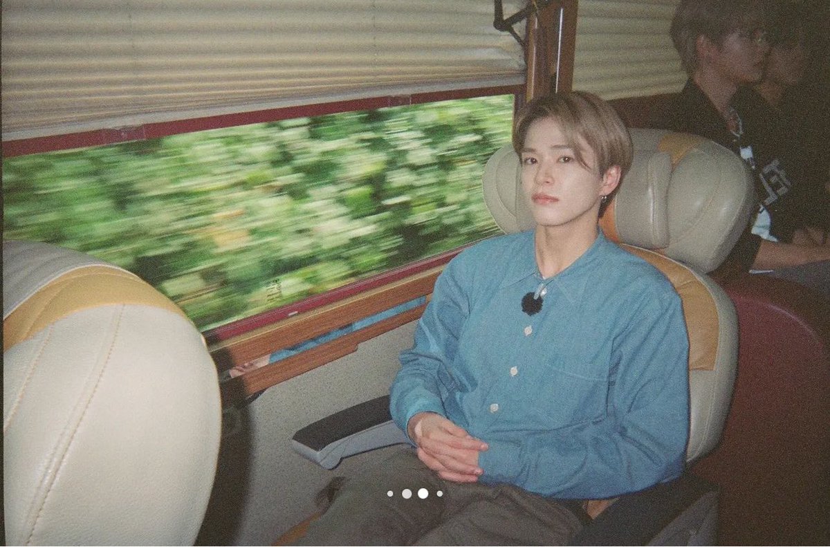 [#TMAP RUJUNG TOUR] — ASAHI BEHIND PHOTO

#ASAHI #아사히 #TREASURE  #트레저