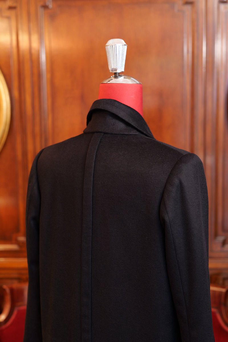 GinzaPecora's tweet photo. Ladies coat by PECORAGINZA <Tailor Hideaki Sato>
Fabric : DORMEUIL Cashmere100%
<FULLY HANDMADE>
#pecoraginza #hideakisato #dormeuil #cashmere #purecashmere #coat #ladiescoat #chestercoat #ladiesfashion #ladiesbespoke #ladiesstyle #fattoamano #fullyhandmade #ペコラ銀座 https://t.co/bPB06o2riP