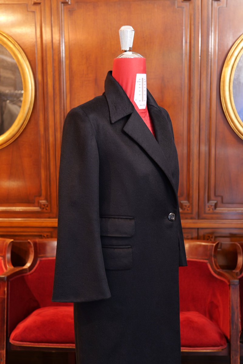 GinzaPecora's tweet photo. Ladies coat by PECORAGINZA <Tailor Hideaki Sato>
Fabric : DORMEUIL Cashmere100%
<FULLY HANDMADE>
#pecoraginza #hideakisato #dormeuil #cashmere #purecashmere #coat #ladiescoat #chestercoat #ladiesfashion #ladiesbespoke #ladiesstyle #fattoamano #fullyhandmade #ペコラ銀座 https://t.co/bPB06o2riP