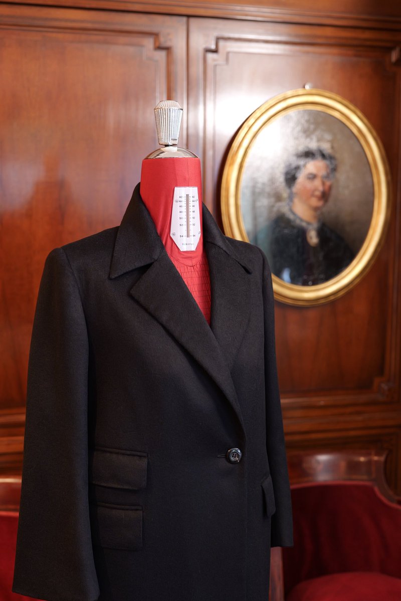GinzaPecora's tweet photo. Ladies coat by PECORAGINZA <Tailor Hideaki Sato>
Fabric : DORMEUIL Cashmere100%
<FULLY HANDMADE>
#pecoraginza #hideakisato #dormeuil #cashmere #purecashmere #coat #ladiescoat #chestercoat #ladiesfashion #ladiesbespoke #ladiesstyle #fattoamano #fullyhandmade #ペコラ銀座 https://t.co/bPB06o2riP