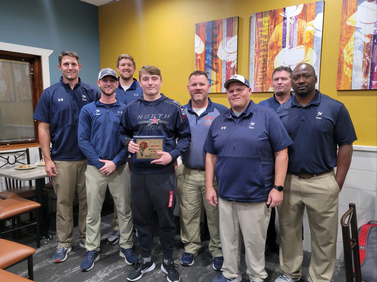 BraydenMcClain0's tweet photo. Blessed to have received DPOY, and to have broken the all-time career tackle record at Sioux City North! Couldn’t ask for better teammates and coaches. @SCNorthFootball @SSI_Siouxland @PrepRedzoneIA @Bound_IA @iowapreps https://t.co/qJBojjB4oL