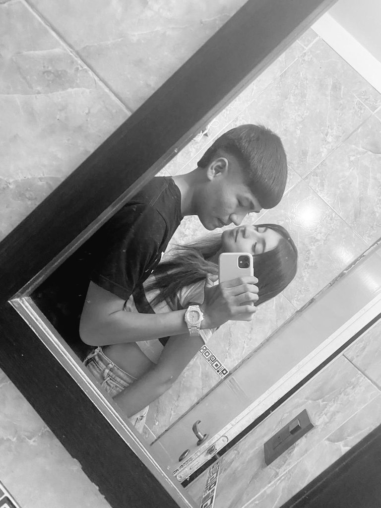 Espero mirarte toda la vida asi y estar tan feliz como lo estoy con vos teamo hoy y siempre🫶🏻🤍