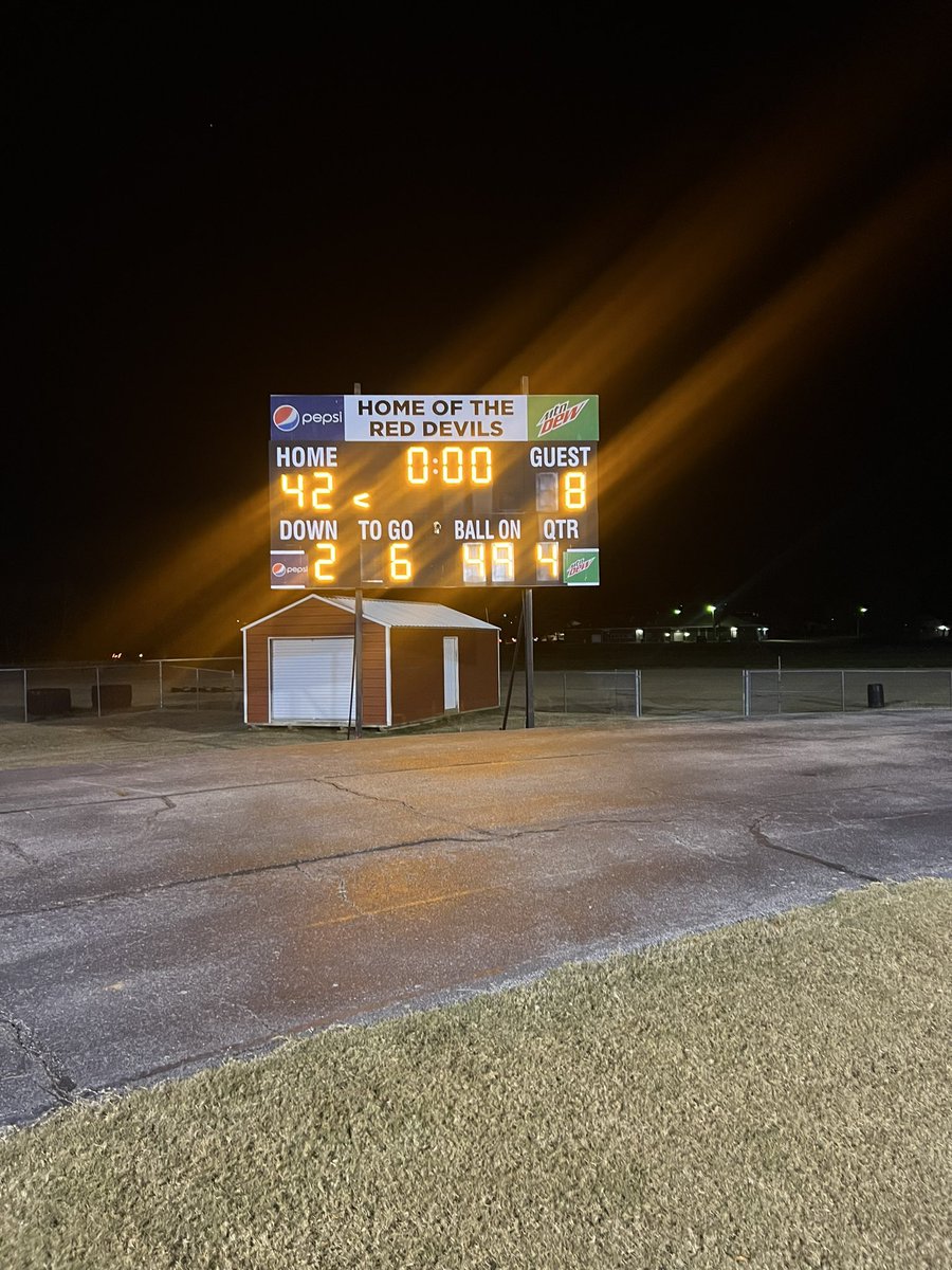 #SHARETHEDUB No fence can stand in the way of lighting the square up red after the best regular season finish since 2005. Lawrence County Red Devil Football beats Wilson 42-8 on Senior Night to finish the 2023 regular season! 🦾 #GBR