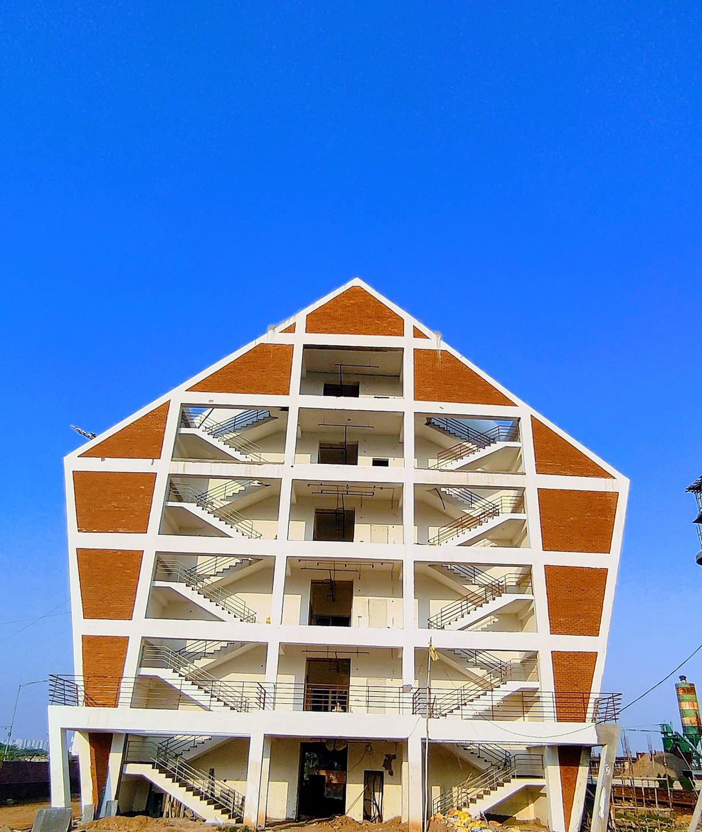 tavarejay's tweet image. The key to most “everything” is, first, tell yourself the truth, where you really stand, what the competitive marketplace is. Second, based on that, know what matters. Third, get done what matters #LeverageYourself @smartDataIncLtd