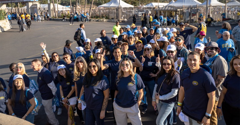 Thank you to the 2,000+ @UCLA employees, families & friends who attended the 16th ann. UCLA Health Day at the Game on Oct. 28! We honored exceptional UCLA Health employees who embody our vision & values with our Tunnel of Champions as they took to the field with @UCLAFootball.