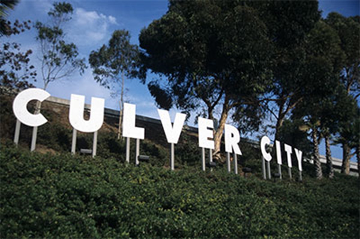 🌟 Join the <a href="/CulverCityGov/">City of Culver City</a> team! 🏛️ Culver City is seeking an Assistant City Manager to oversee daily operations, foster inter-departmental collaboration, and support administrative duties. Ready to make an impact? Apply now at bit.ly/3FLB8qg! #JobOpportunity📋🤝👥