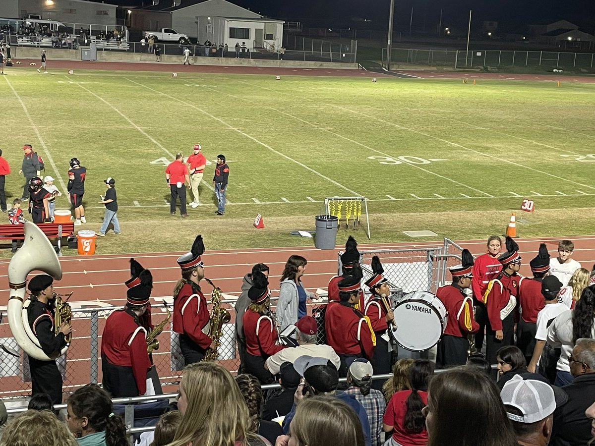 PetersonCUHS's tweet photo. Great job CUHS football, cheer, drill team, and band!!
Congratulations seniors!
❤️❤️❤️ https://t.co/zlAMxBWYjb