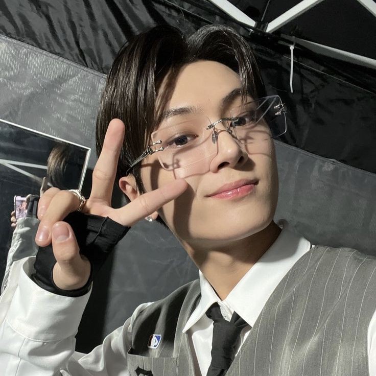 krlbnzs's tweet photo. Hi! I'm zei – looking for interactive moots !!

- filo, isfp, '06
- multistan
- not new to #stantwt / #kpoptwt
- all fandoms are welcome!!

♡ / ↻ are appreciated ; to spread https://t.co/dpnxK4Rl4J
