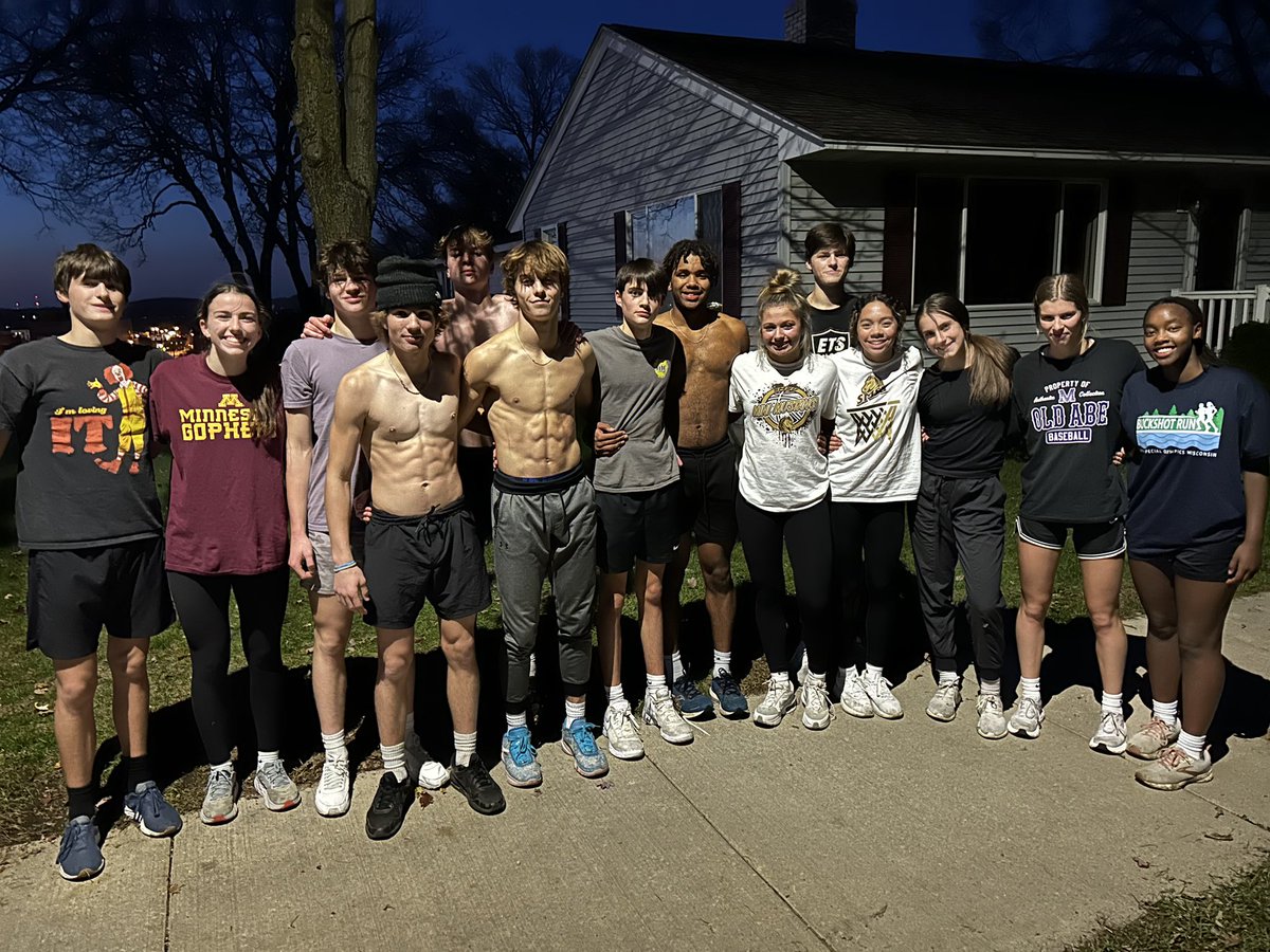 EC Memorial BB (@oldabesbb) on Twitter photo We love the hoops family we have going at EC Memorial. Thank you to <a href="/Shaw_Playmakers/">Coach Aaron</a> for continuing to give his time to positively influencing the athletes at Memorial. Good luck to <a href="/OldAbeNation/">MHS Girls Basketball</a> as they start their season Monday. We #flytogether #oldabepride We love the hoops family we have going at EC Memorial. Thank you to <a href="/Shaw_Playmakers/">Coach Aaron</a> for continuing to give his time to positively influencing the athletes at Memorial. Good luck to <a href="/OldAbeNation/">MHS Girls Basketball</a> as they start their season Monday. We #flytogether #oldabepride