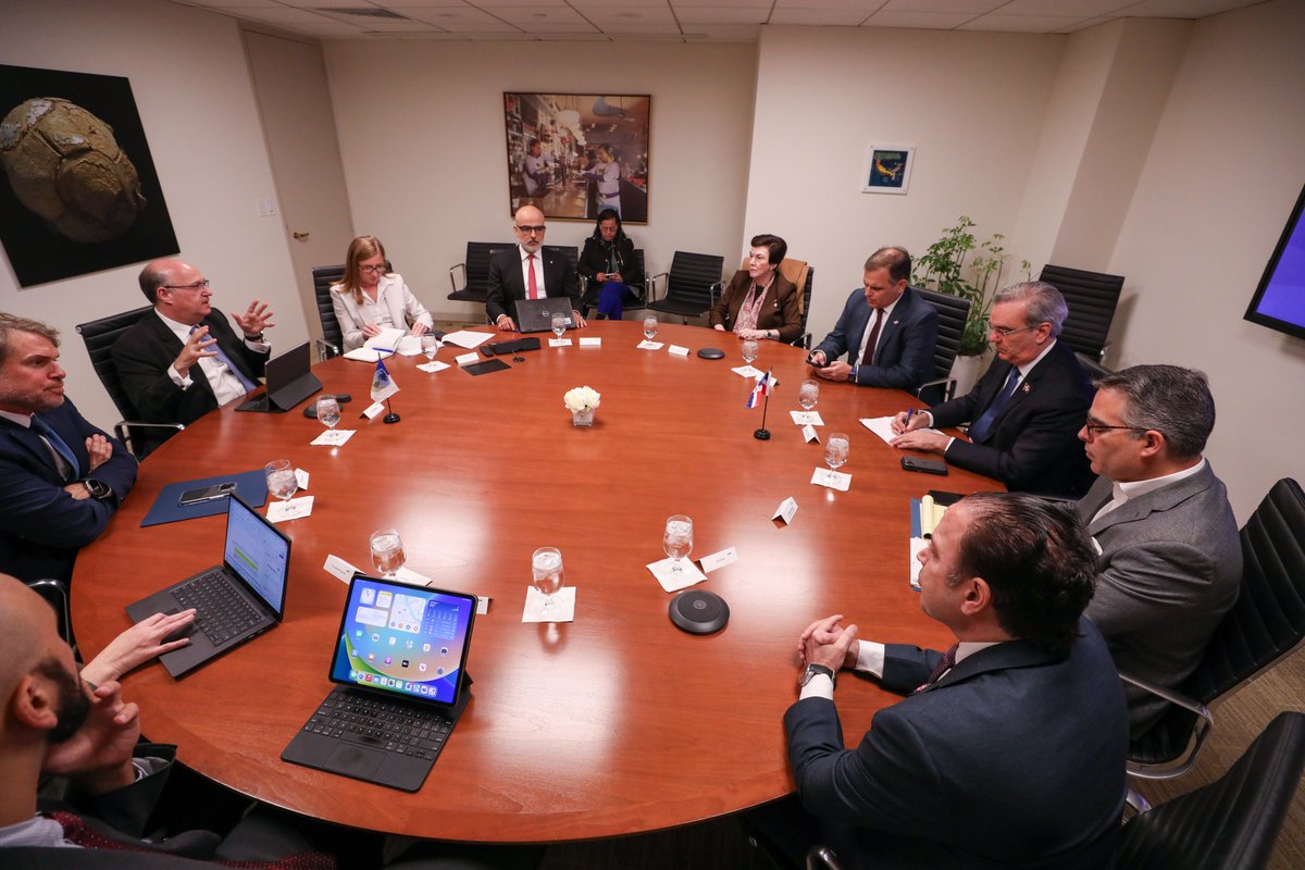 Ilan Goldfajn (@igoldfajn) on Twitter photo Wonderful to meet with <a href="/luisabinader/">Luis Abinader</a> and congratulate the #DominicanRepublic for graciously hosting <a href="/the_IDB/">Inter-American Development Bank</a>'s 2024 #AnnualMeeting and the 10th Summit of the Americas, which promotes greater regional integration and dialogue. We are proud of our continued collaboration with 🇩🇴. Wonderful to meet with <a href="/luisabinader/">Luis Abinader</a> and congratulate the #DominicanRepublic for graciously hosting <a href="/the_IDB/">Inter-American Development Bank</a>'s 2024 #AnnualMeeting and the 10th Summit of the Americas, which promotes greater regional integration and dialogue. We are proud of our continued collaboration with 🇩🇴.
