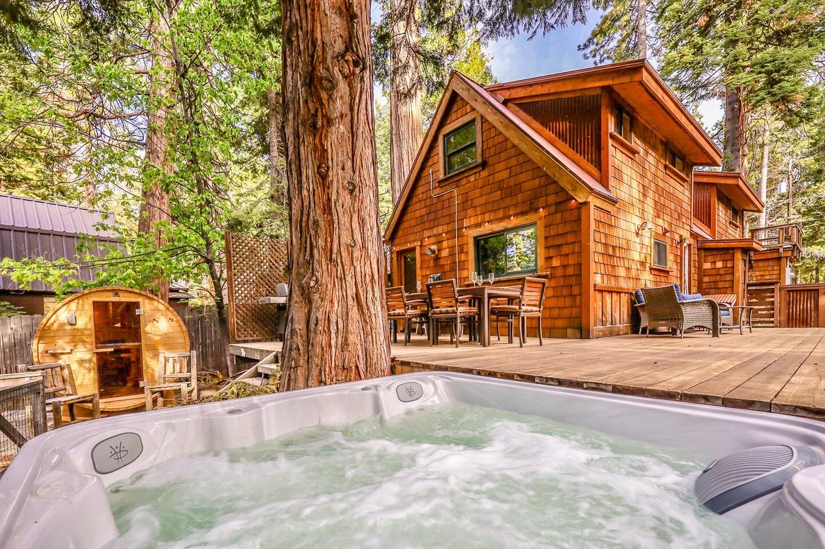 Thinking of Autumn at Lake Tahoe? Consider our stylish Chalet in Tahoma: abnb.me/8WEXUAWbrEb
Jacuzzi, sauna, chef’s kitchen, e-bikes, cinema room, restored 1911 Steinway grand piano, gorgeous art, sleeps 8. Not your average airbnb! 

Also on the market…dm for details.