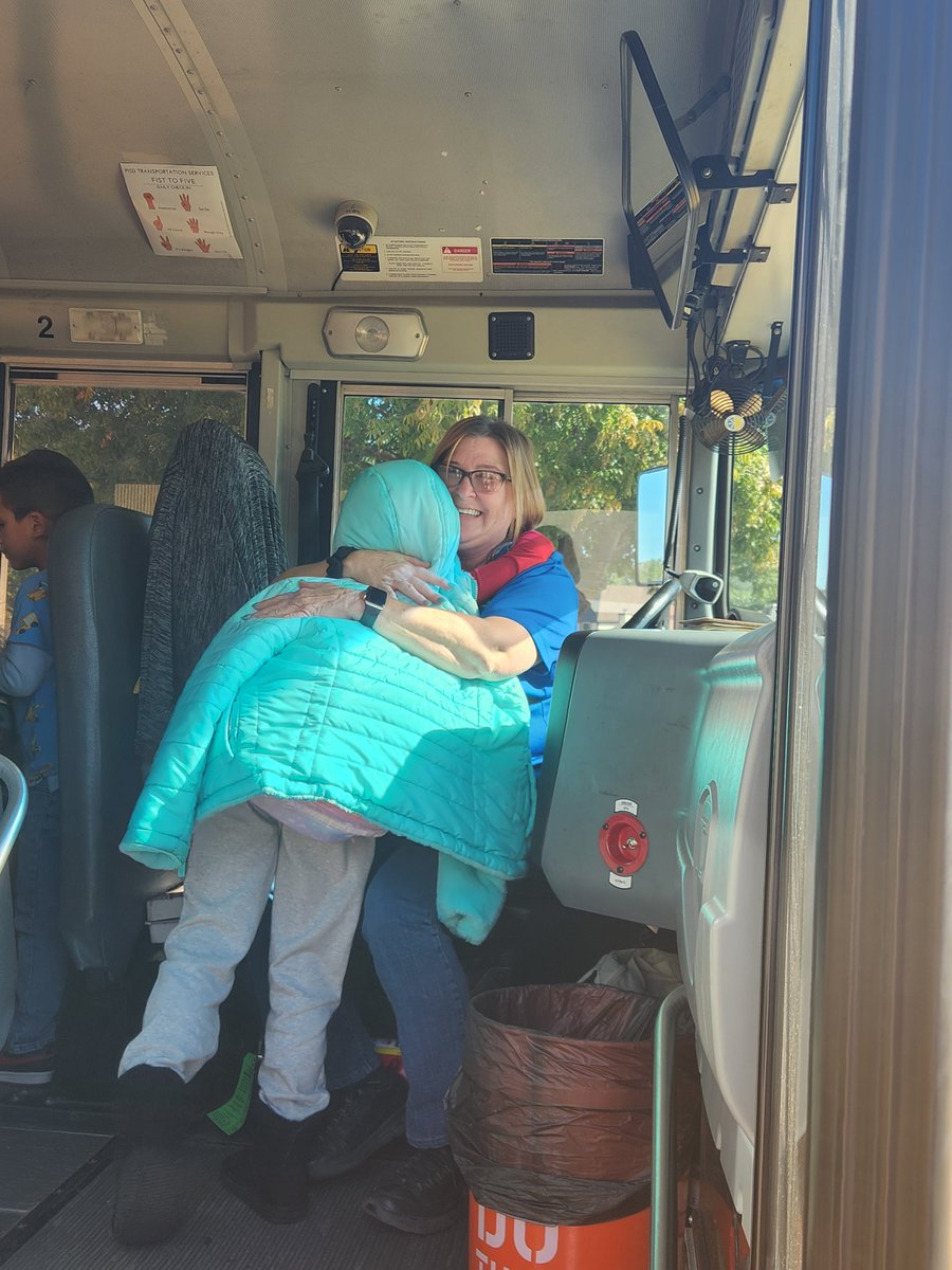 I snapped this sweet photo during our dismissal today. This driver doesn't speak any Spanish, and the kids on this bus primarily speak Spanish. 

Caring and love doesn't know languages. Relationships matter!

@roachteach @LariLiner @Plano_Schools