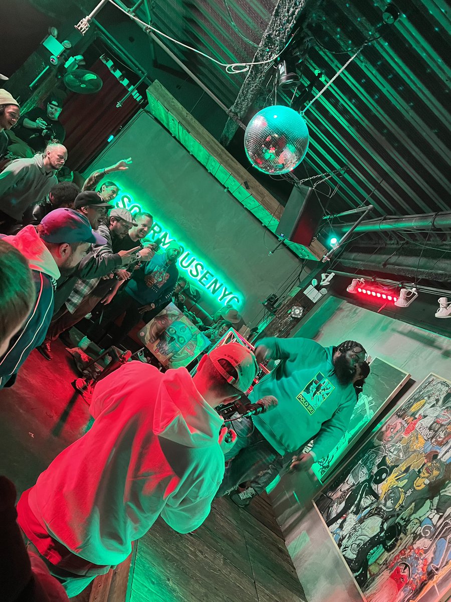 sourmousenyc's tweet image. Last night had the place turned up with @endoftheweak @ProlificWone @PoisonPenBK 

#hiphop #music #sourmousenyc #les #nyc #artforsale #BrandedFeatures #WeekendVibes #HipHopMusic #weekendfun