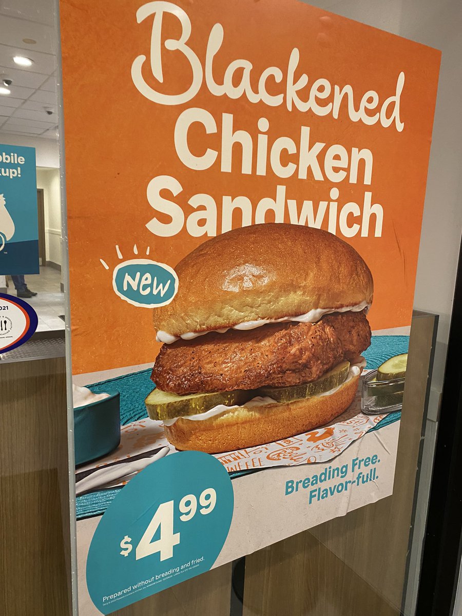 deedeedeedeed's tweet photo. @Popeyes @truffsauce Manager won’t honor price on sign in store! https://t.co/PKDhDtuttD