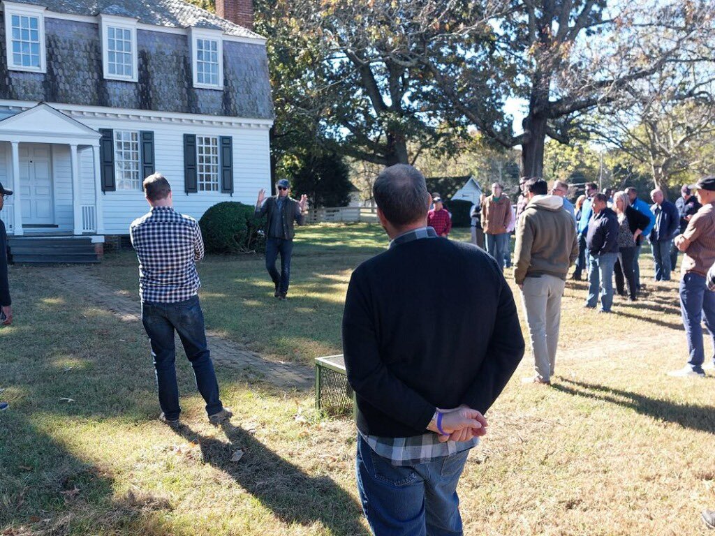 craigbrucesmith's tweet photo. Talking with my hands all over Yorktown

#moorehouse #redoubt10 https://t.co/XA7oejOJQ7