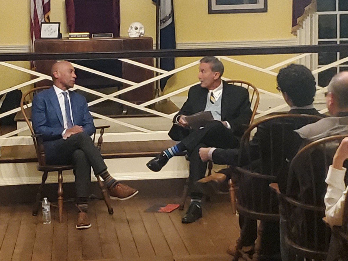 LarrySabato's tweet image. Delighted to host former MA Gov. @DevalPatrick tonight-together with @JeffSociety-for a wide-ranging discussion of national and international issues. Thoughtful questions from a packed audience &amp;amp; insightful answers from the governor. Thank you from all of us at @Center4Politics…
