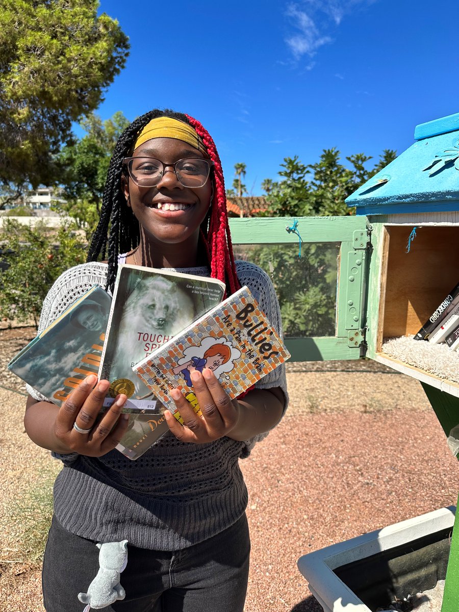 StJudesRanch's tweet image. 🕰This Sunday, we&apos;re &apos;falling back&apos; by one hour. With shorter &amp;amp; colder days, there&apos;s nothing cozier than an evening with a good book📚 Our #FreeLittleLibrary provides books for our children, thanks to our generous community. Want to contribute? Reach out!📖#DaylightSavingsTime