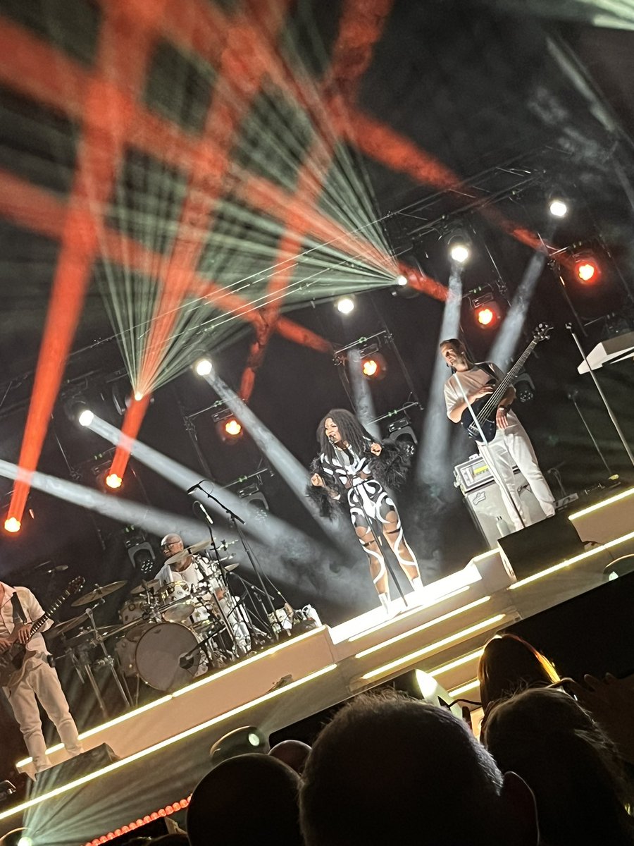 Kerry Waring tweet media