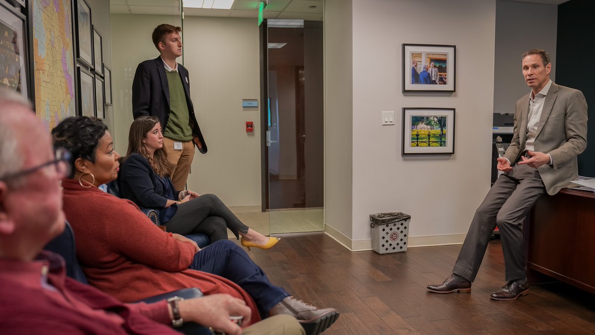 NathanForTexas's tweet photo. Another successful #CommunityOfficeHours in the books!
Thank you to everyone who popped by to say hello and share your thoughts, feelings, and concerns. #TXLege #SD16 https://t.co/OMWJIcL3Da