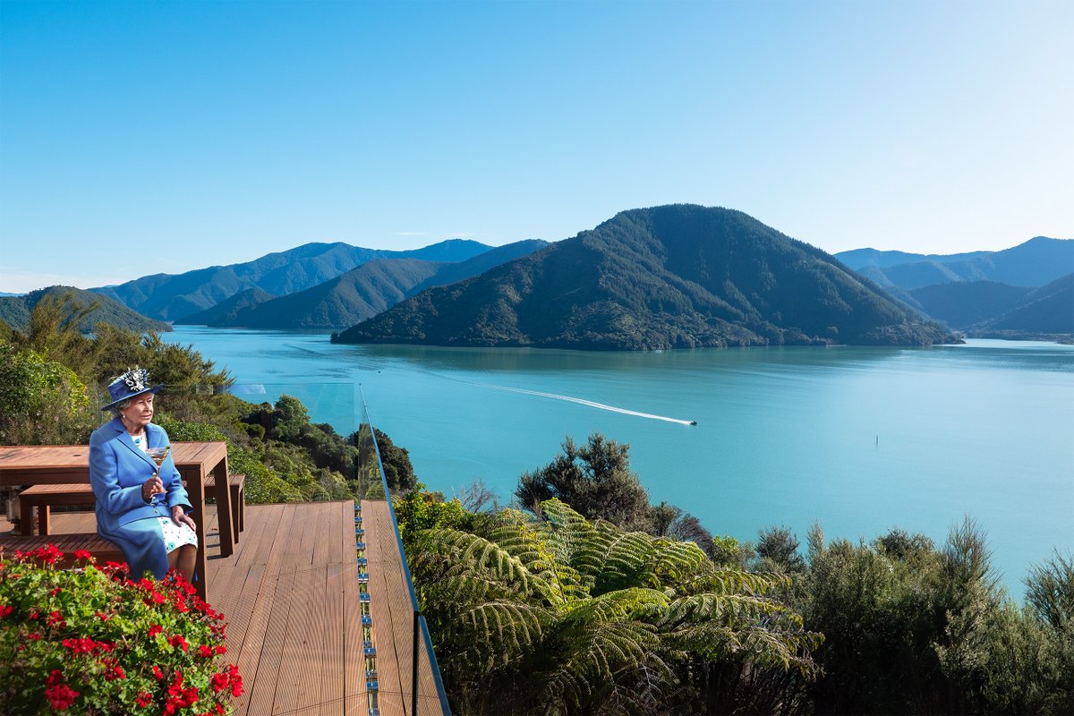 MarkHubbard33's tweet photo. The long farewell.
You know my house ... this is among the last of the BBQ's, it's on the market in the next two weeks.
Best views in NZ, 9 metre screen cinema room (5.1 sound), sauna, electronic bidet, waist-high vege garden incl glass house ...
Yours for a price #Bayleys https://t.co/M23eUFldIO