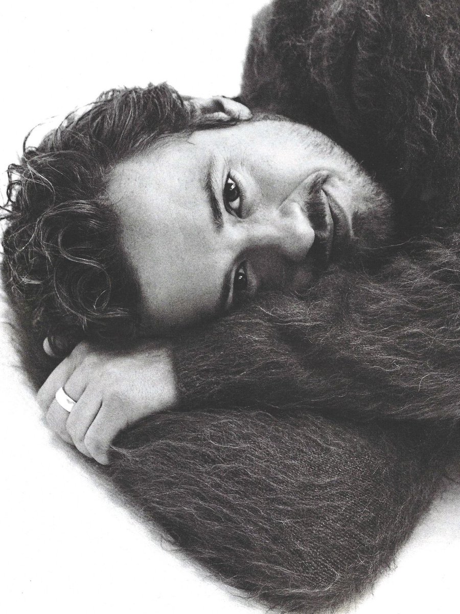 loverthings86's tweet photo. Men named joe in fluffy sweaters 💙 https://t.co/FwBTZDcK3O