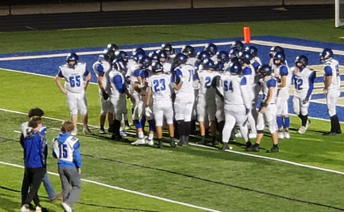 HuskerVol's tweet image. #TennesseeHighSchoolFootball #TSSAA #Class2A First Round @waverlytigerfb vs. @HHSstangs right now on 100.9 WEIO-FM streamdb6web.securenetsystems.net/v5/WEIO @bgroom1 @rphlbush @west10sports