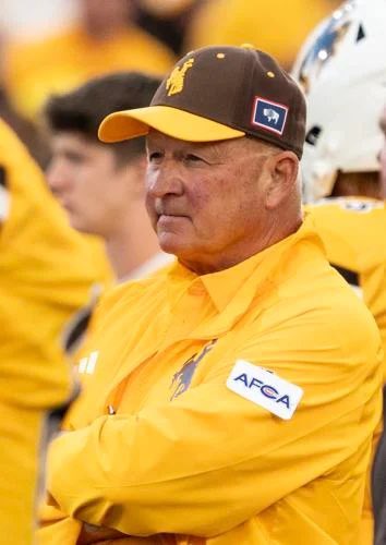 friedmanchta's tweet image. NO WAY THE RAMS ARE LOSING TO THIS KEEBLER LOOKING MFER. RAMS BY 20 #GMFR