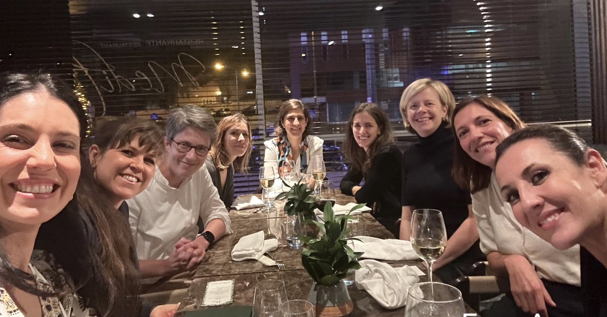 Closing the day with a dinner sorrounded by all of these inspiring women  #womeninibd