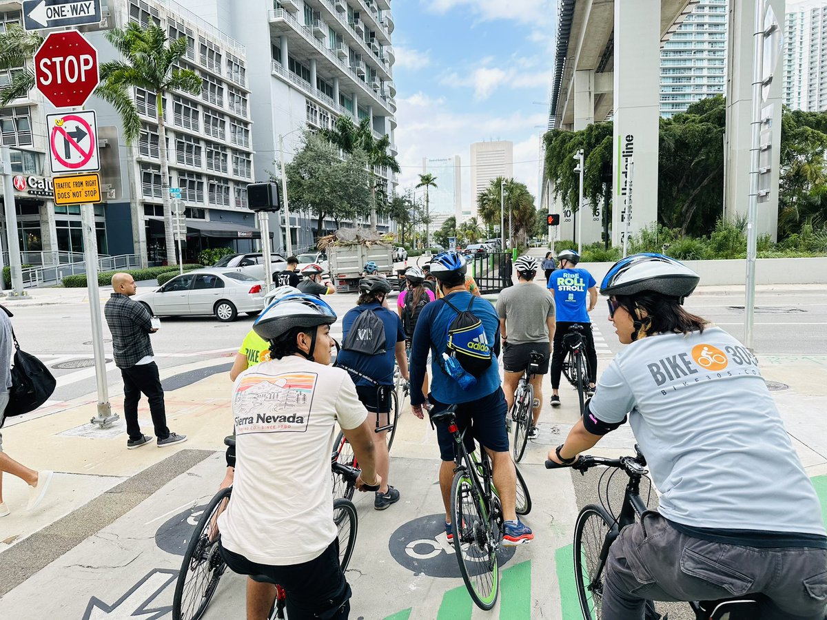 jesusfuentes80's tweet photo. We headed to the βRiver Roomβ to enjoy the @theunderlinemia and its many amenities. βBrickell Yardβ has changed the urban landscape of this area by creating a FANTASTIC public space #MobilityWeekFL https://t.co/lMytupjQq0