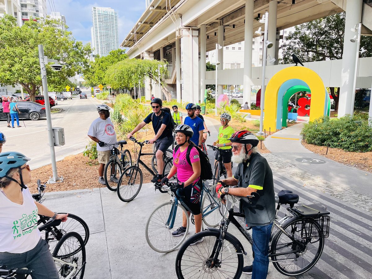 jesusfuentes80's tweet photo. We continued enjoying @theunderlinemia, while discussing the principles of implementing good cycling infrastructure network: comfort, safety, directness, cohesiveness, and attractiveness. #MobilityWeekFL https://t.co/weLNnlEX9H