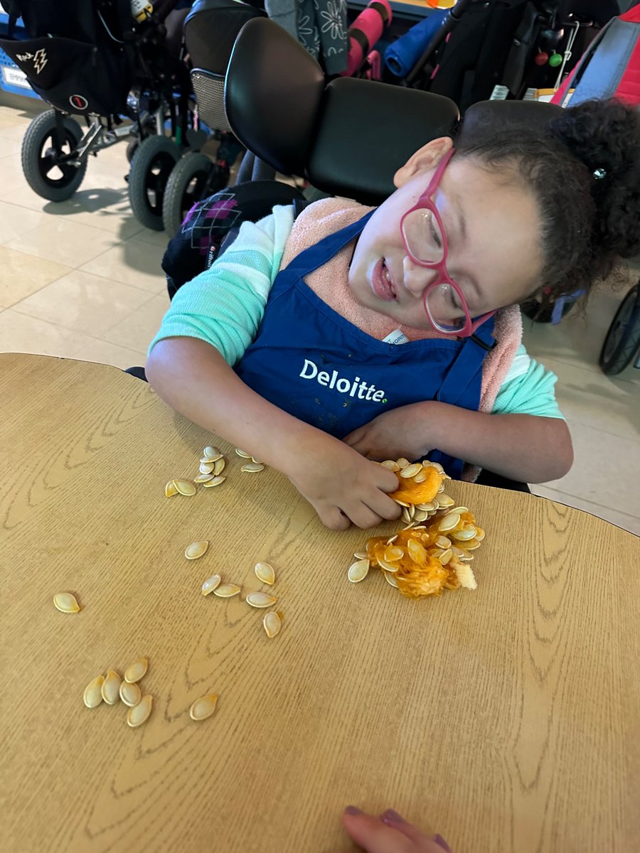 Sensory experience today to pair with our shared reading this week, The Ugly Pumpkin🎃