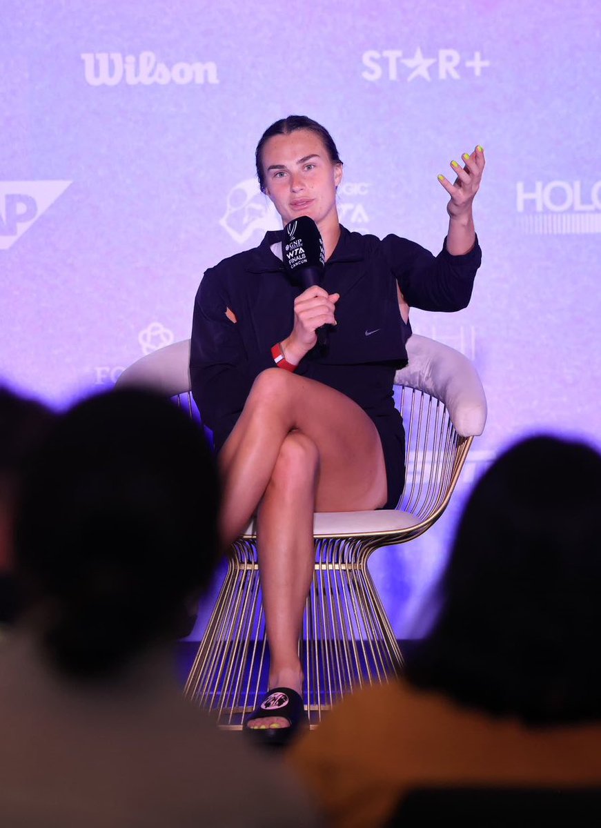 TheTennisLetter's tweet photo. Aryna Sabalenka says she would love to play Iga Swiatek to decide the #1 ranking at WTA Finals:

“As I said at the US Open, I didn’t want her to lose that match. I really wanted to play against her to decide who’s the #1 in the world. I said that & now it’s a possibility that we’re gonna play for the #1 spot. I would love to play against Iga. That would be a really incredible match. I hope the stadium would be full. And I hope they’re gonna keep screaming Sabalenka (smiling).”

(via Cancun Press)