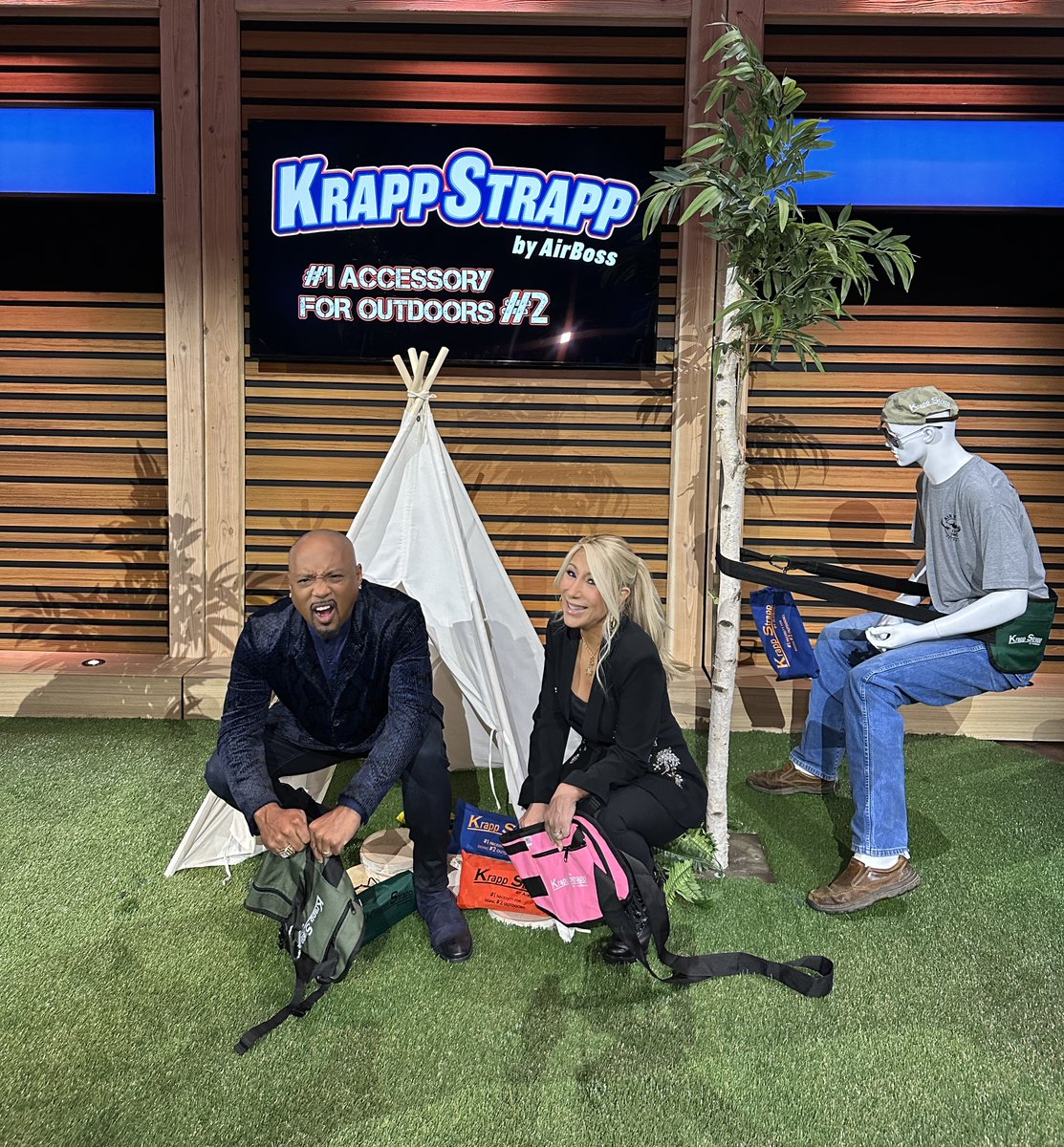The #KrappStrapp is the #1 necessity for doing #2 outdoors! Perfect gift to give to anyone you know who is ever in the outdoors…this is a real lifesaver! Special #SharkTank discount here: bit.ly/3QmMghX