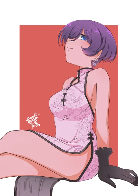 チャイナドレス師匠!  #しっぽな #うちの師匠はしっぽがない こういう角度のときの目の位置、どうすればいいか一生分からないんだろうなと思う。