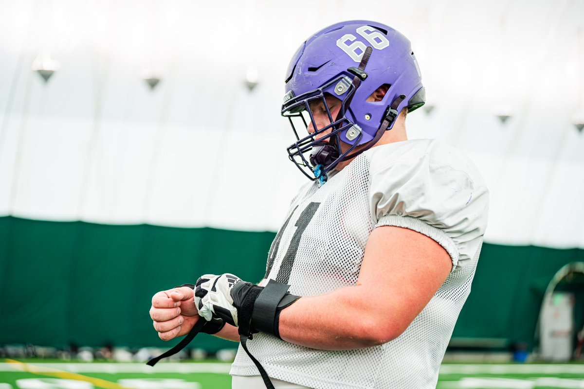 TrojansFBL's tweet photo. A huge thank you to @EMUFB for allowing us to use their indoor practice facility today!! 

#TaylorTough | #EMAT https://t.co/62MCuWGRoa